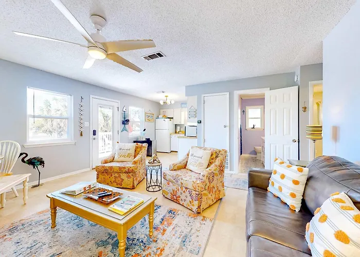 Dog-friendly Duplex With A Full Kitchen Furnished Deck Gear & Ac *